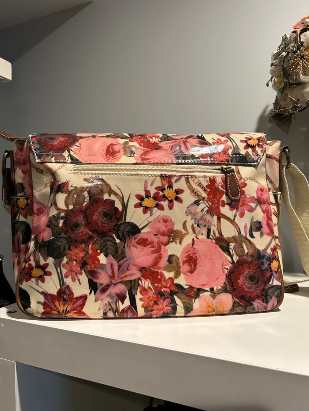 LYDC London Floral Chain Print Coated Canvas Flap Messenger Shoulder Bag NWOT - Picture 5 of 9